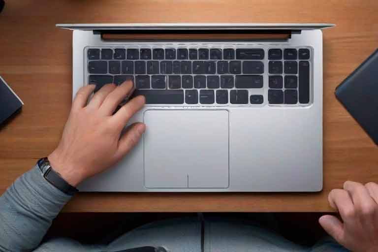 ¿Cómo solucionar si las ventanas de las aplicaciones se cierran solas en mi portátil Dell G3?